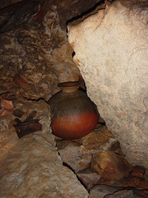 Mayan pottery found in Cave in Belize